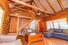 Cozy 2-BR Log Cabin Close to Chattanooga Top Attractions